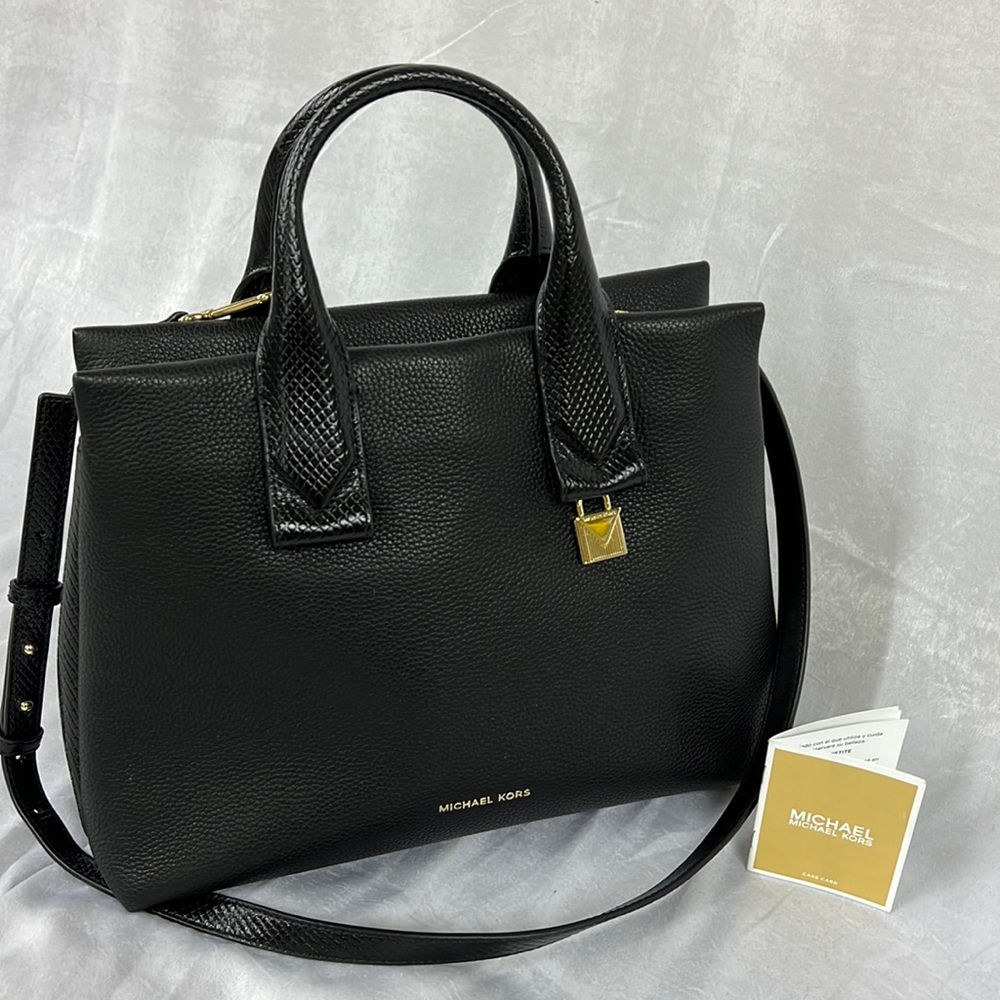 EUC Michael Kors Rollins Black Leather Satchel